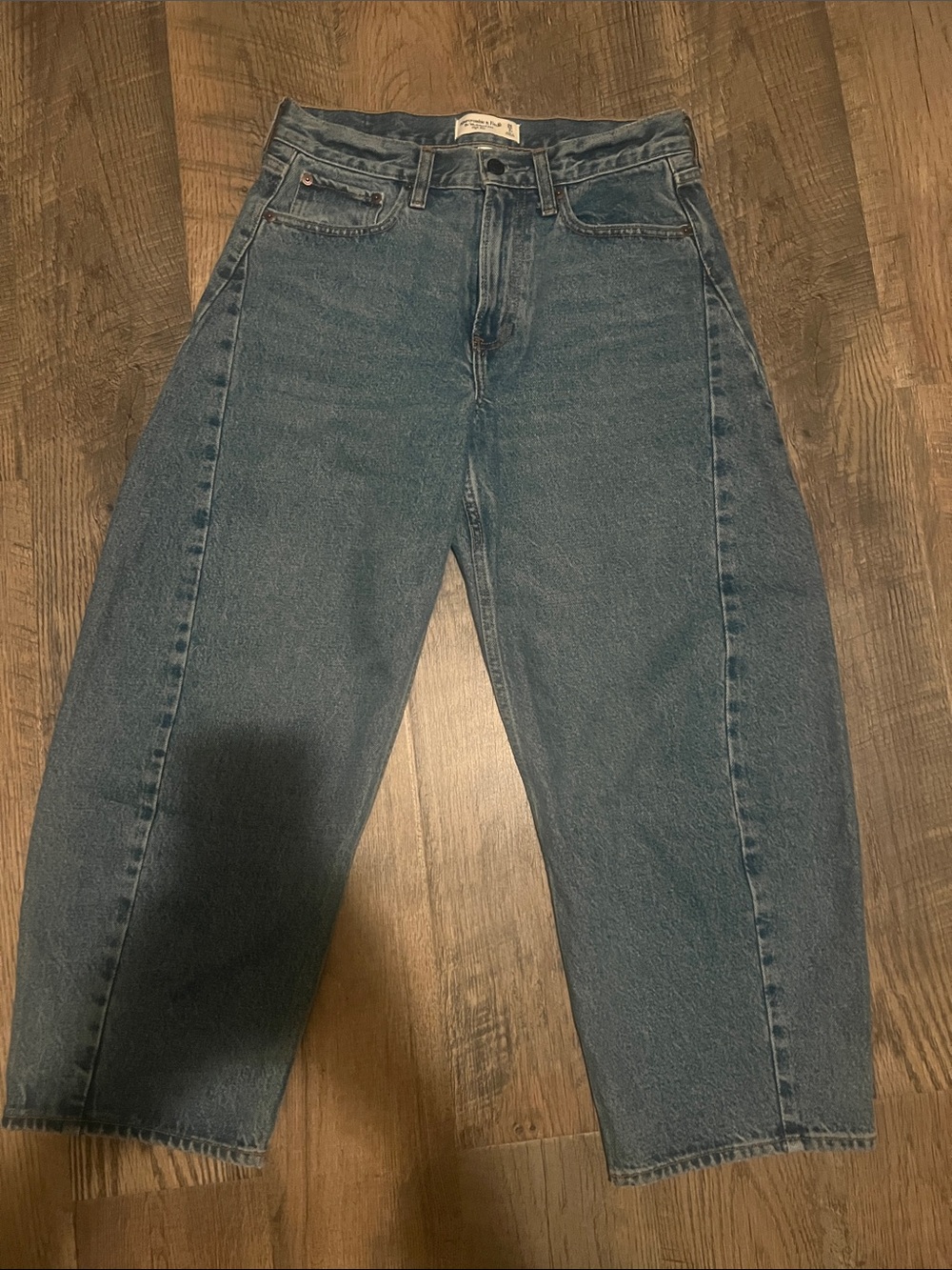Abercrombie & Fitch Relaxed Women’s new trend Jeans — Denim Blue